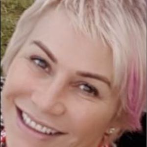 Meet your Posher, Laurie-lyn